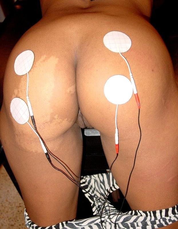 20P Master and slave playing with electric devices on her body