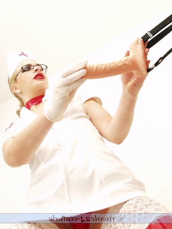 16P Kinky latex strapon german nurse