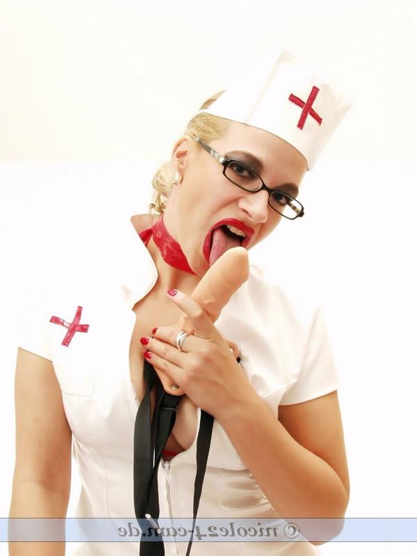 16P Kinky latex strapon german nurse