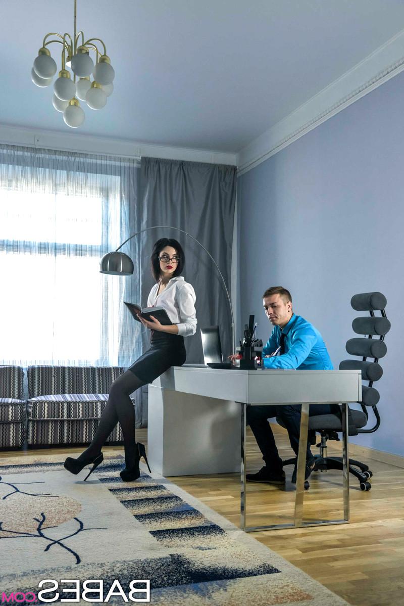 15P Sexy secretary Sheri Vi gets humped by her boss