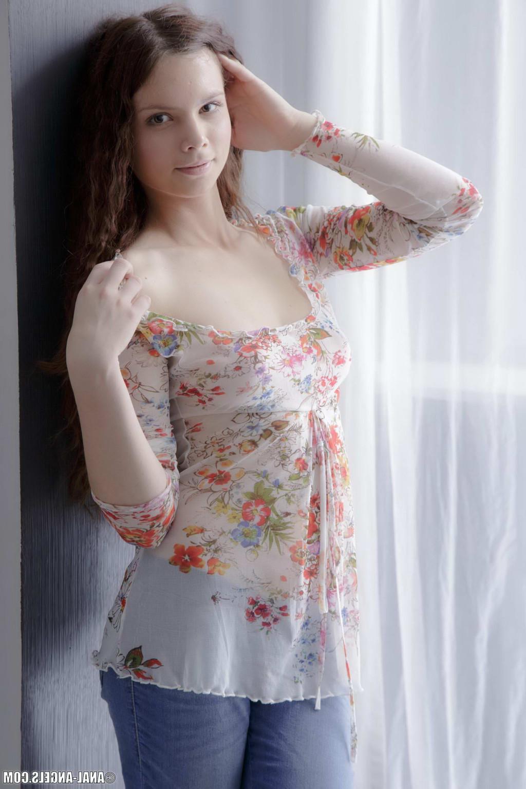 16P Sensual brunette teen pleasing her hot teenage pussy