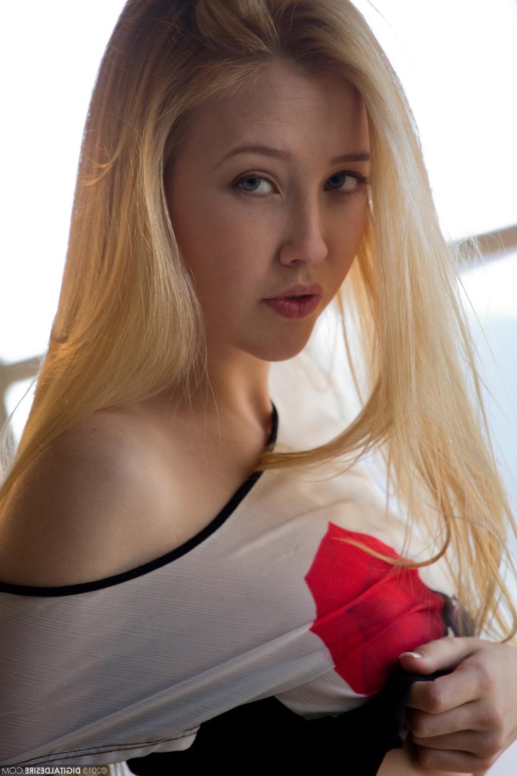 17P Beauty blonde stripping down and posing naked