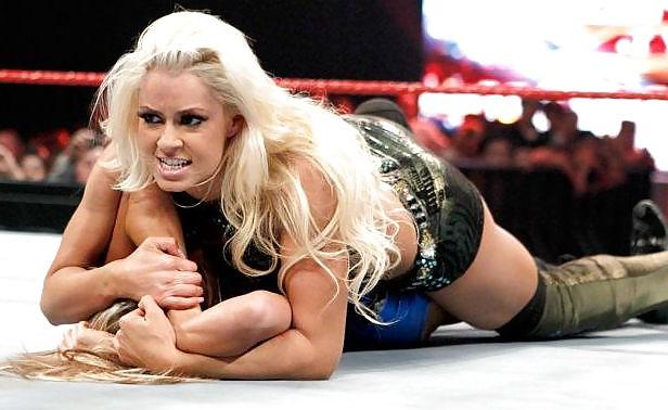 25P Maryse Ouellet - WWE Diva mega collection 2 