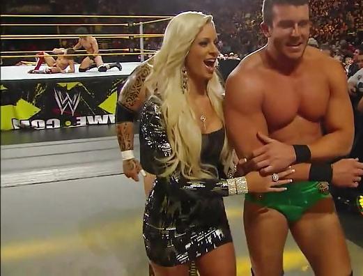 25P Maryse Ouellet - WWE Diva mega collection 2 