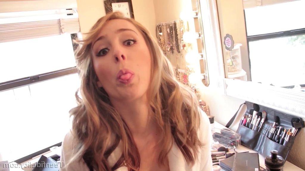 16P Teen babe Ella Milano backstage before a scene