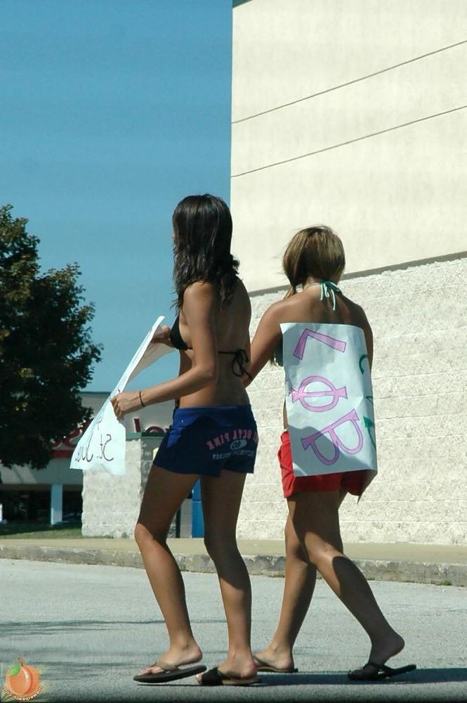16P Street Sign Girls