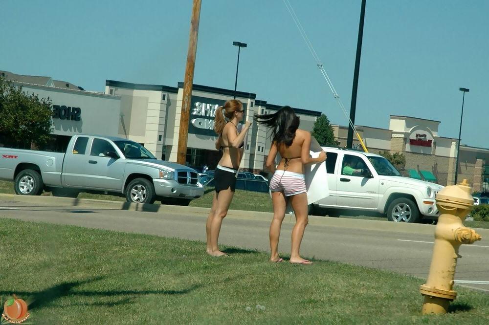 16P Street Sign Girls