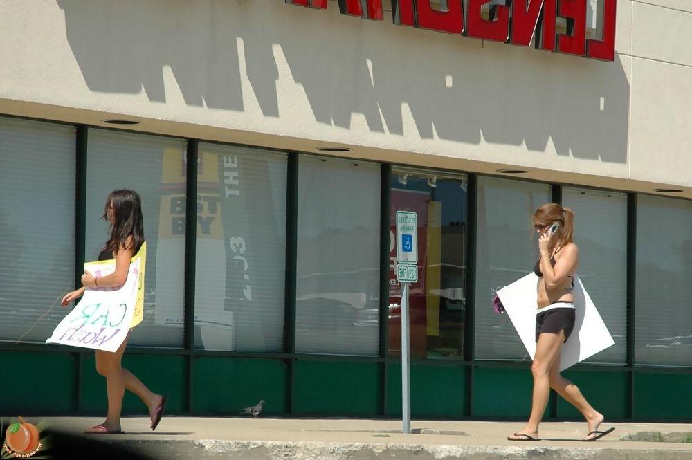 16P Street Sign Girls