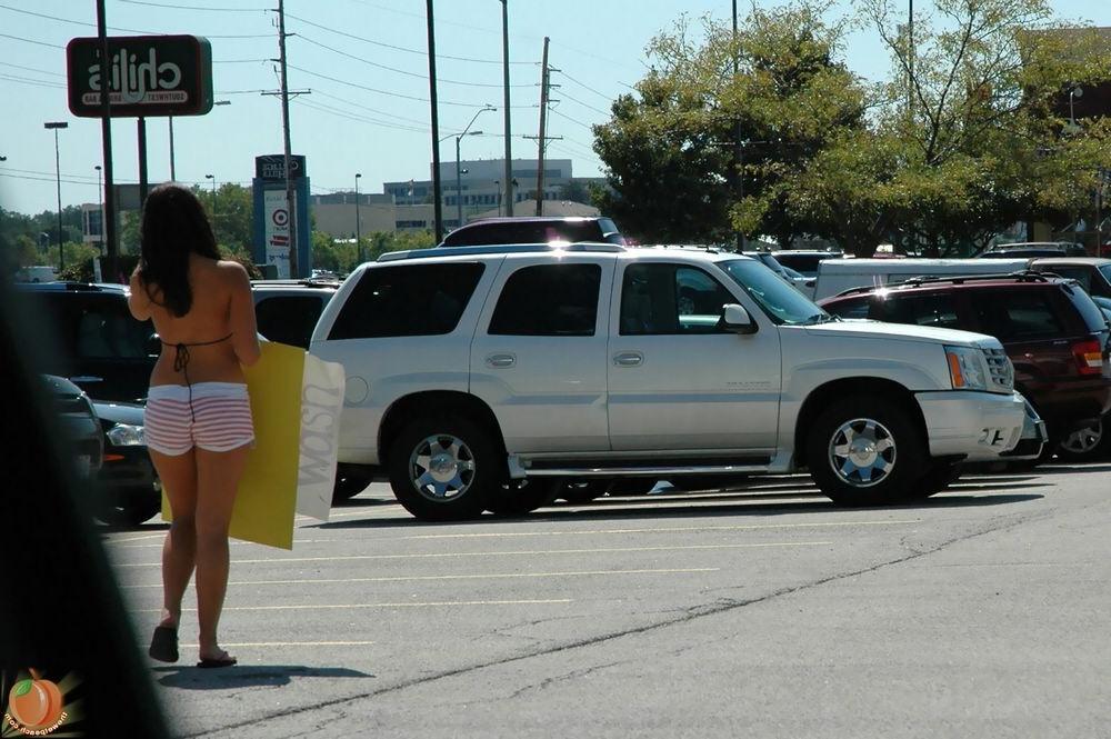 16P Street Sign Girls
