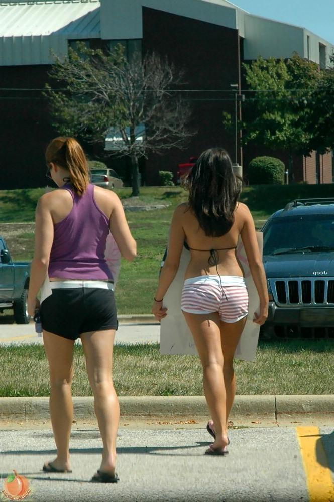 16P Street Sign Girls