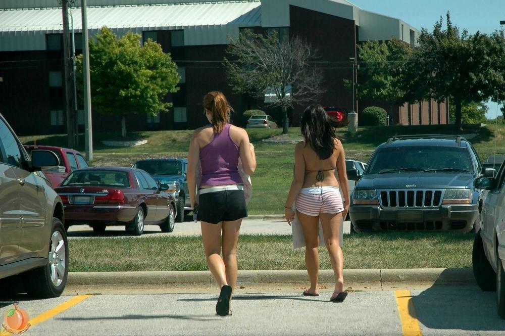 16P Street Sign Girls