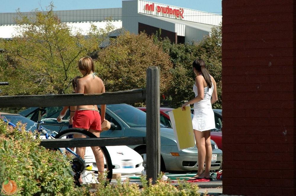 16P Street Sign Girls
