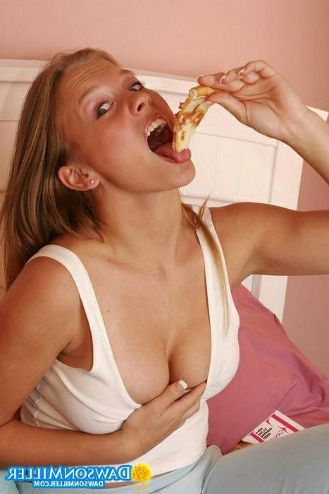 16P Dawson Miller Eating A Pizza