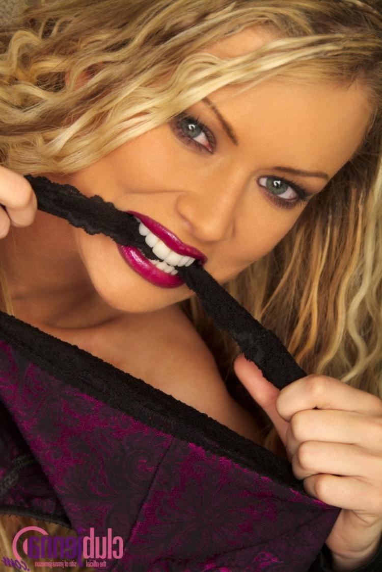 15P Jenna Jameson in big black fuck me boots