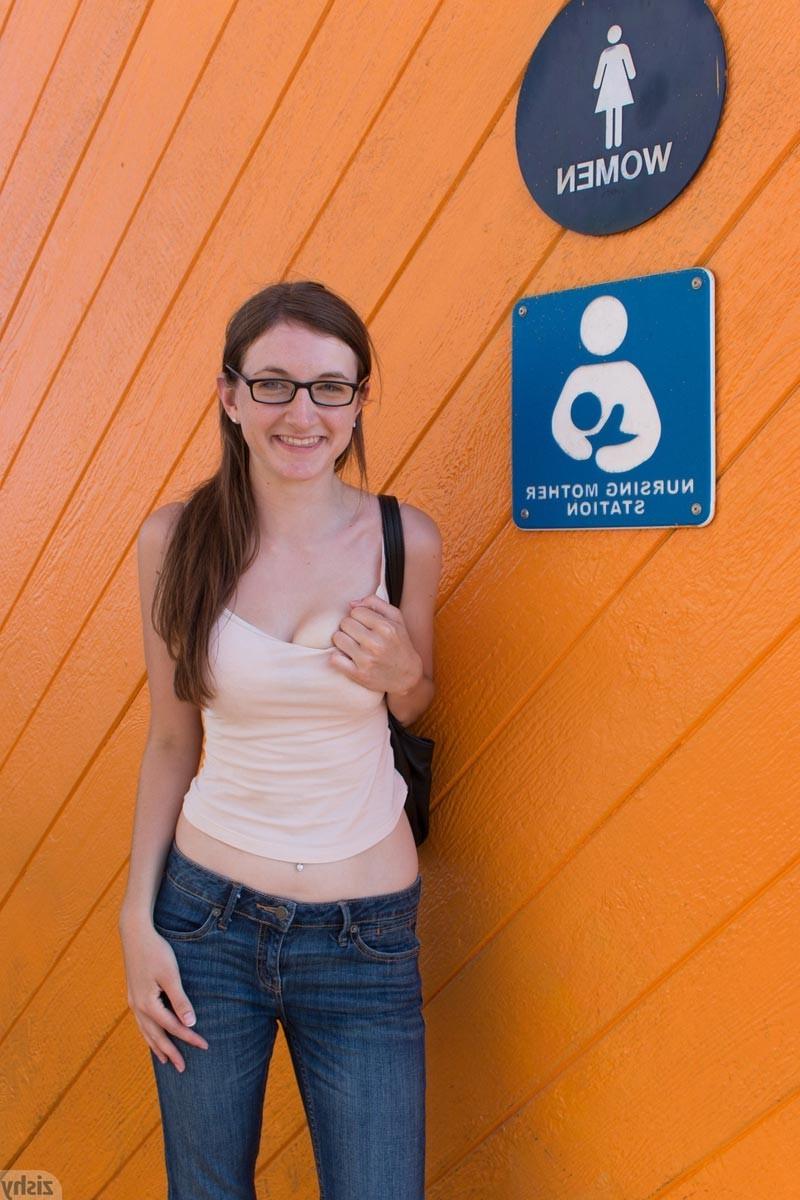 12P Hot amateur with a big butt