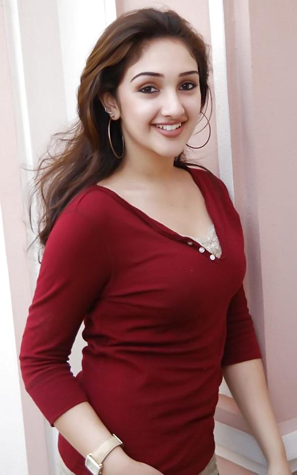 8P Indian babe JhAnVi KaPoOr