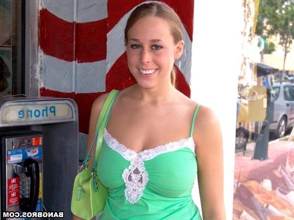 16P Carly has a round ass