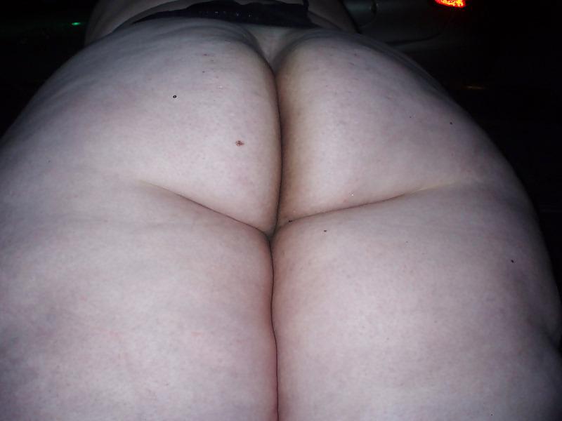 20P SSBBW with a real Forked Tongue poses with a Hearse