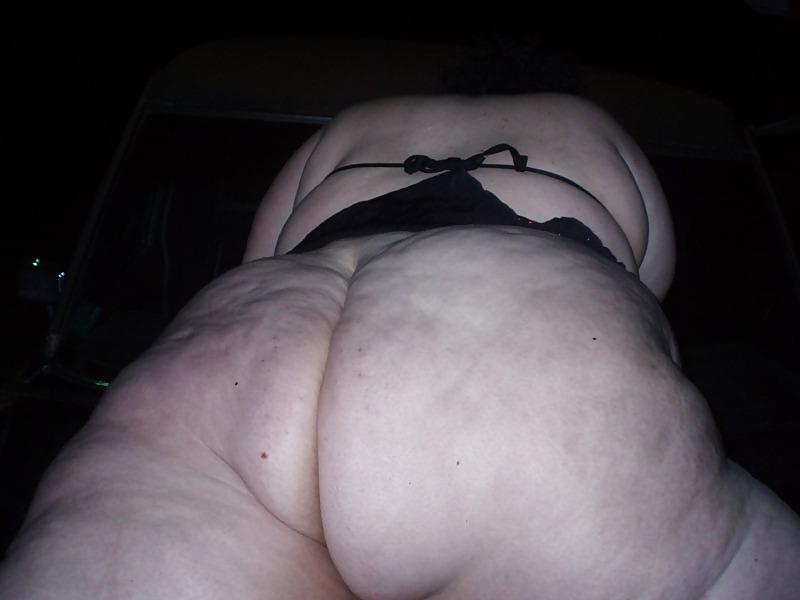 20P SSBBW with a real Forked Tongue poses with a Hearse