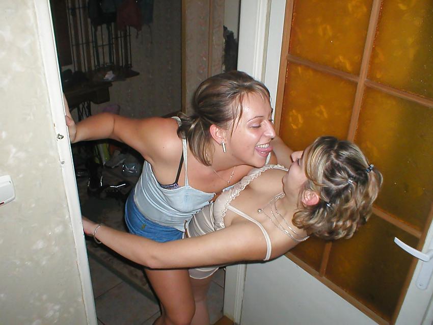 25P Teen Roommates -Homemade