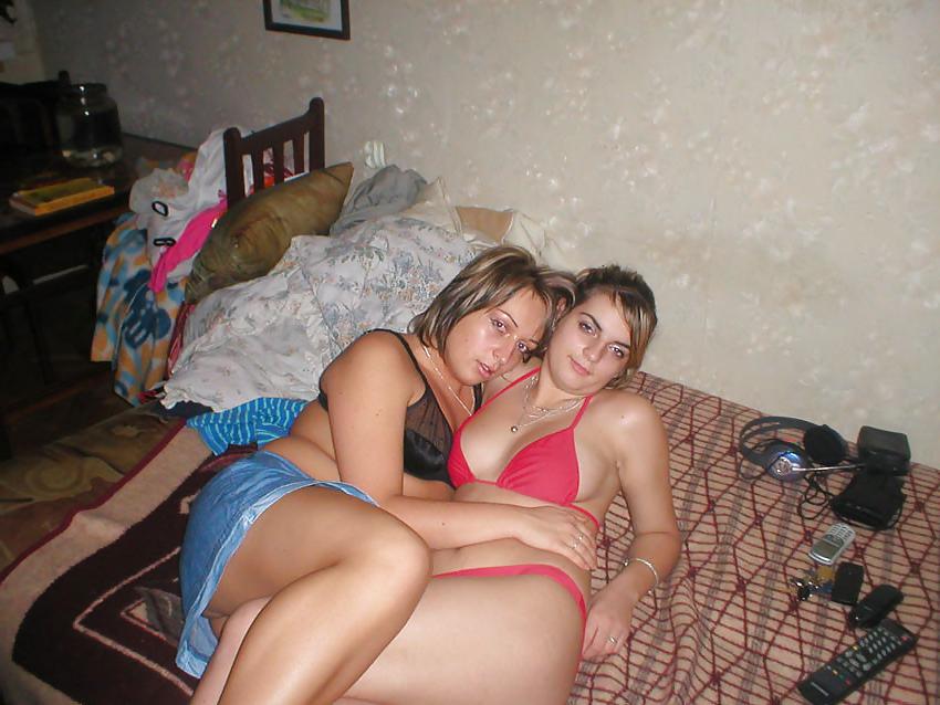 25P Teen Roommates -Homemade