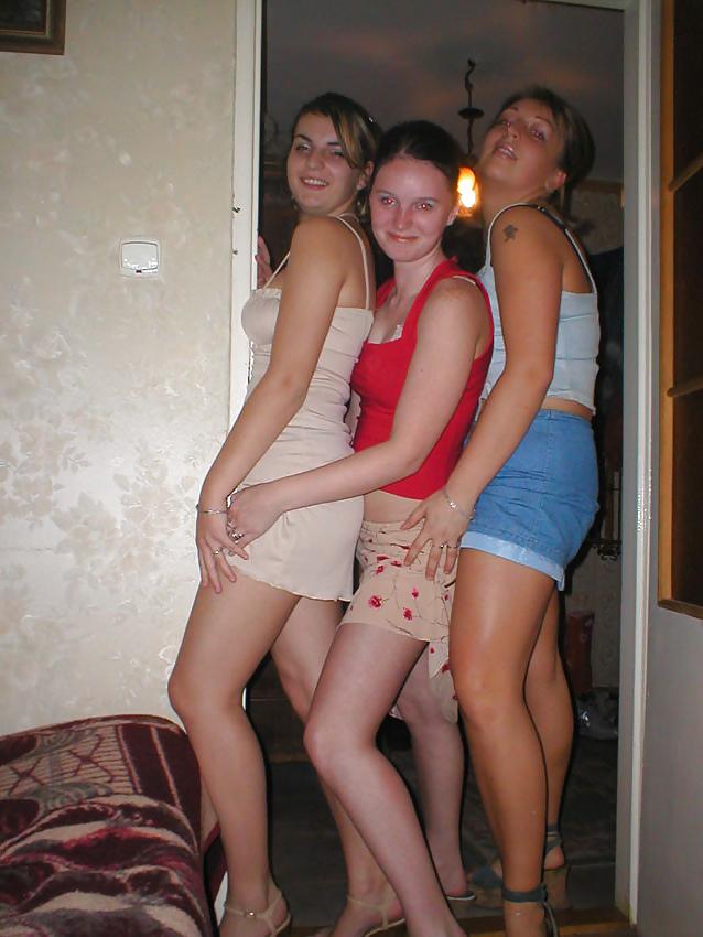 25P Teen Roommates -Homemade