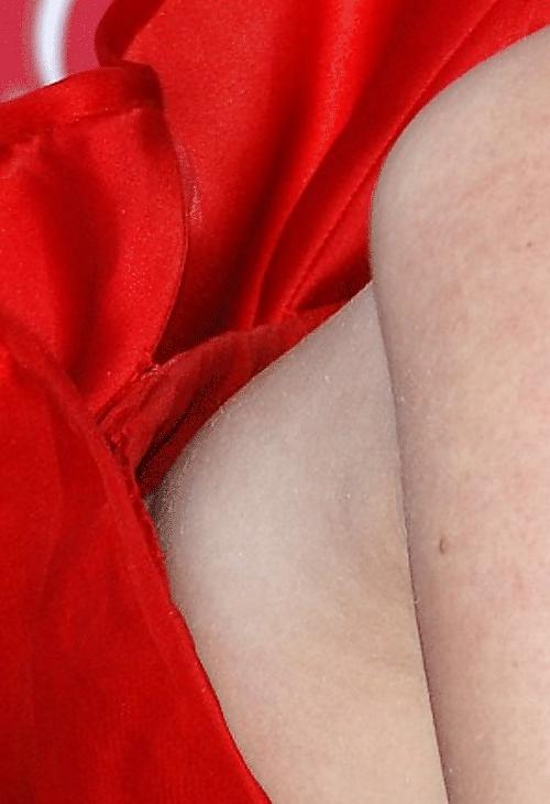 25P Celebrities Nude Nip 04
