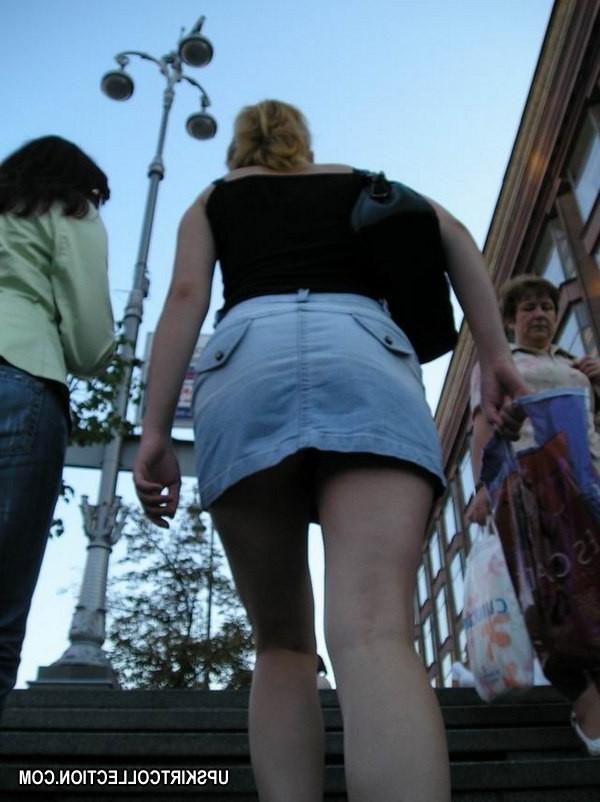 15P Cuties pay no attention on cam guy shooting their upskirt