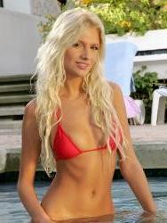15P Gorgeous blonde babe shows us her pretty pink pussy