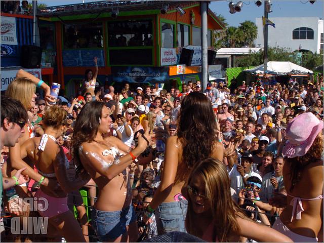 15P Young sluts getting covered with whip cream