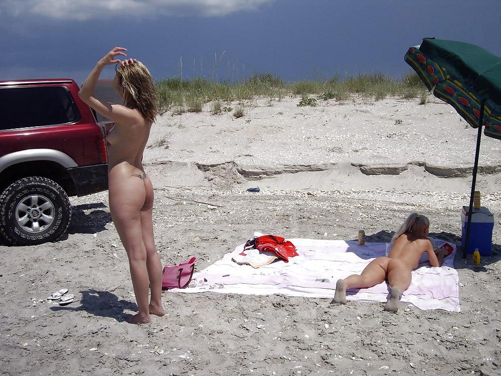 25P Hot day on the beach