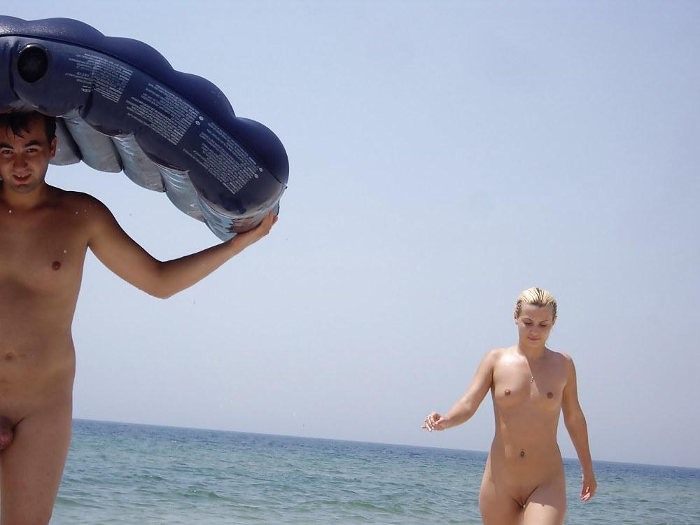 25P Hot day on the beach