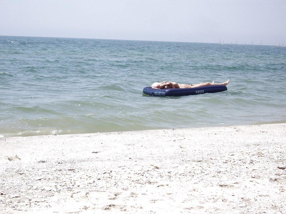 25P Hot day on the beach