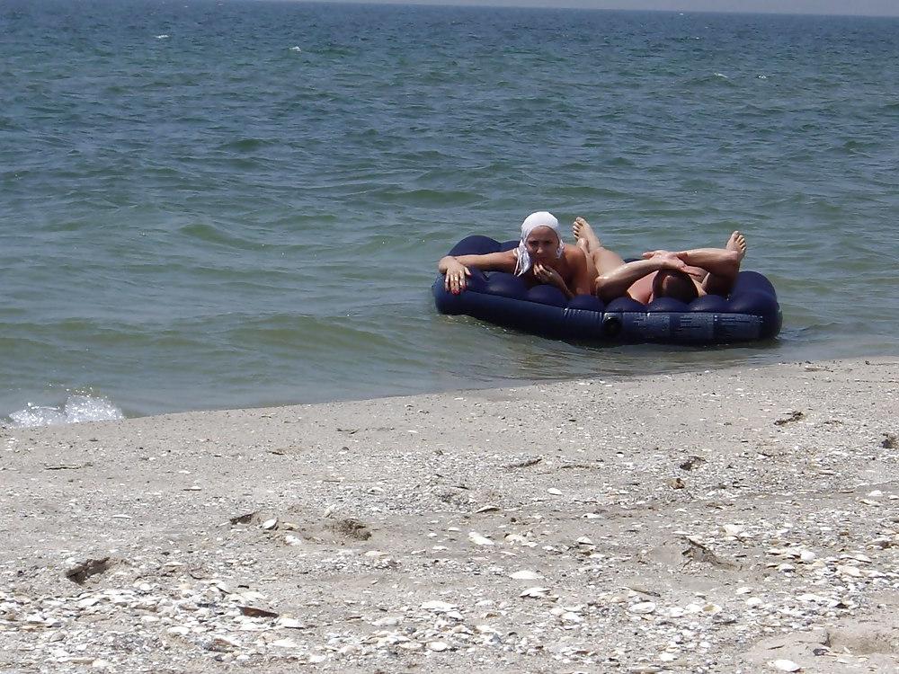 25P Hot day on the beach