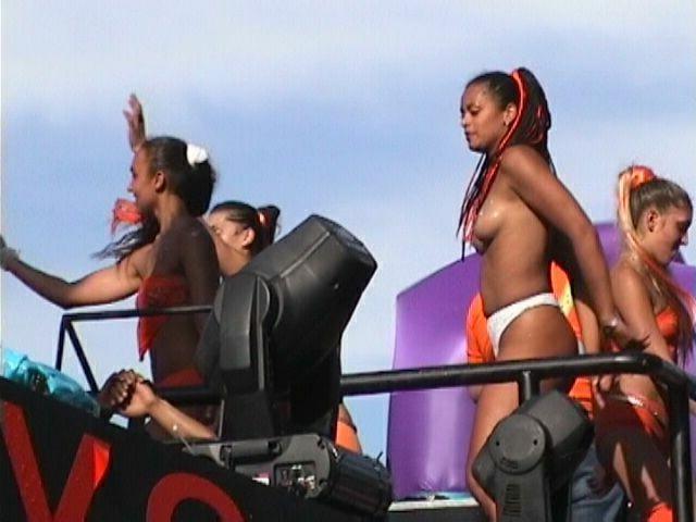 16P Wild ebony girl at a spring break party