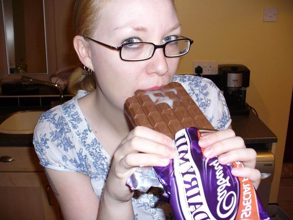 20P kinky amateur girls eating their food with cum