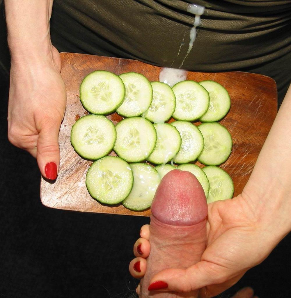 20P kinky amateur girls eating their food with cum
