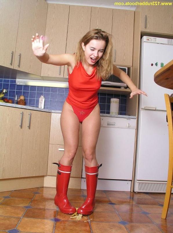 20P Hot girl crushing vegetables with her rubber boots