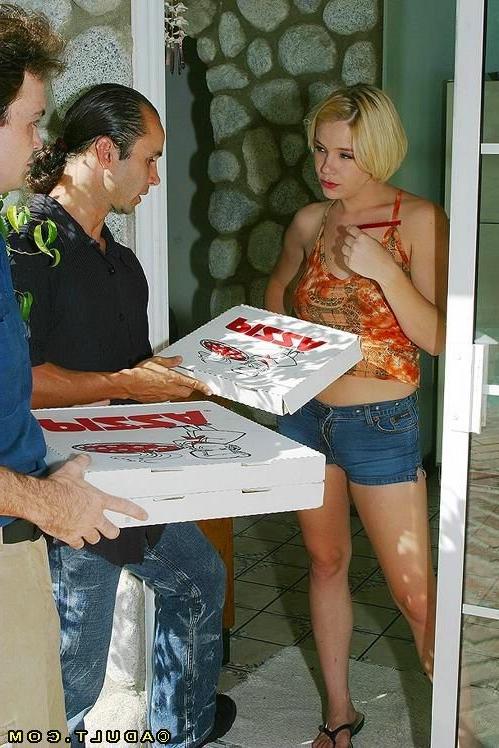 16P Blonde slut orders pizza and gets extra sausage