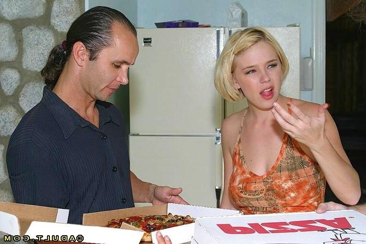 16P Blonde slut orders pizza and gets extra sausage