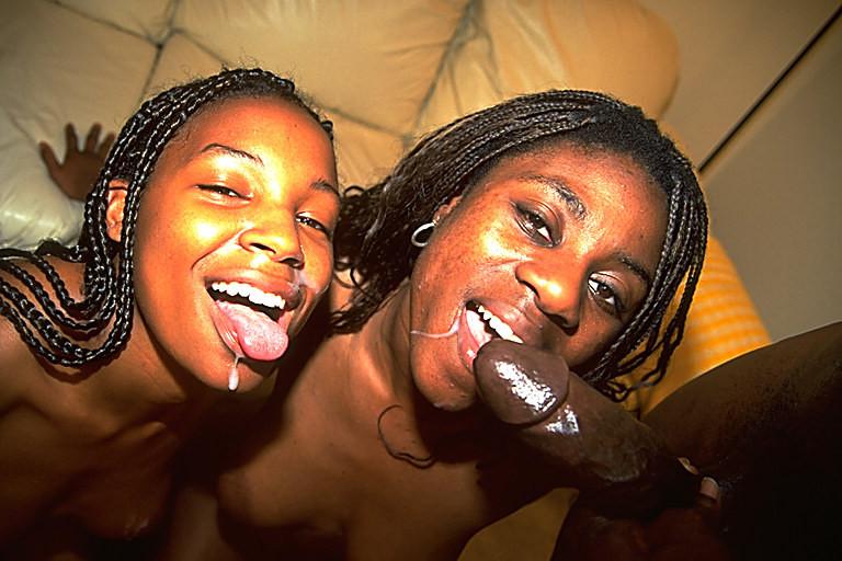 20P Cum loving ebony babes in orgy