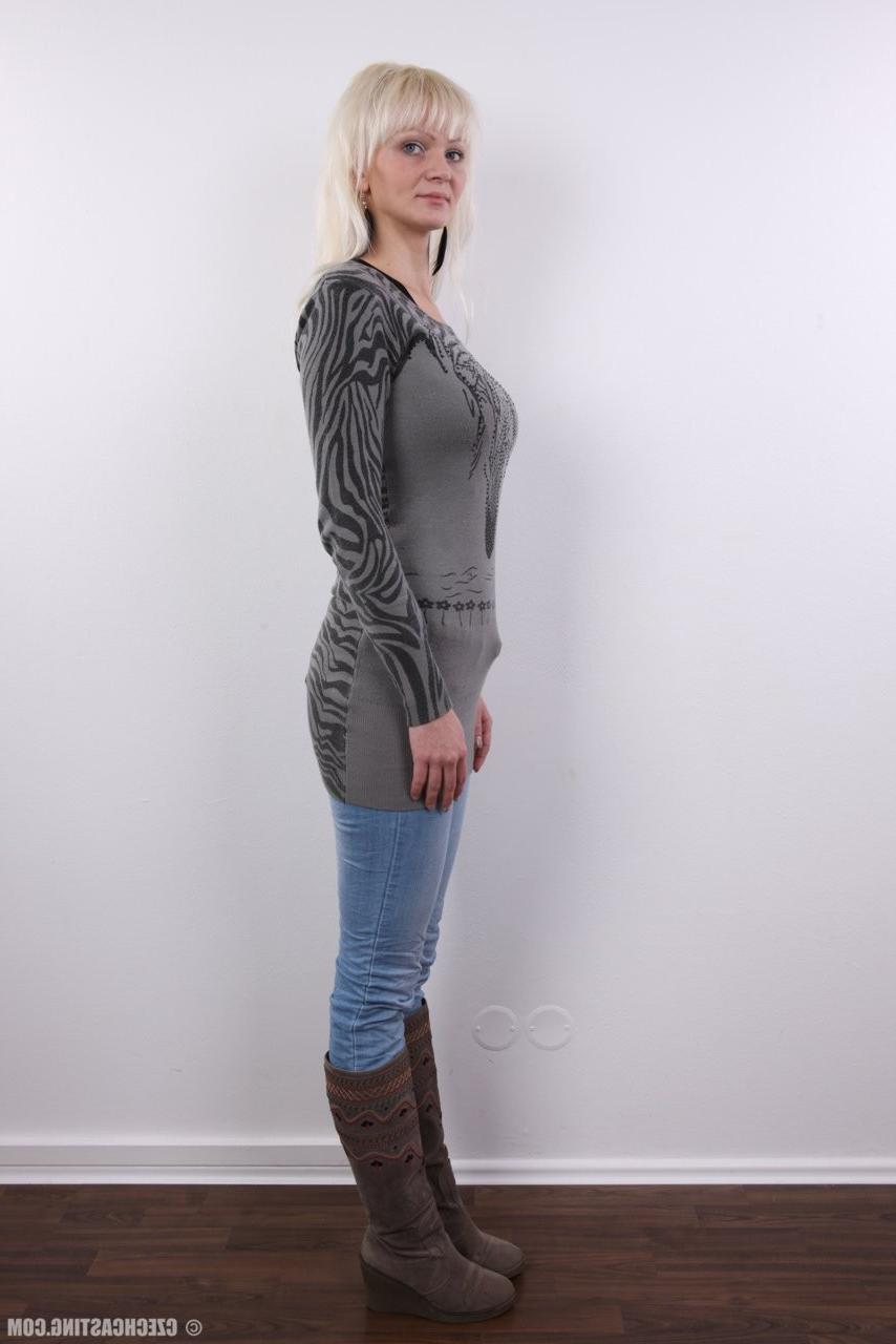 17P Blonde mature wife in casting session