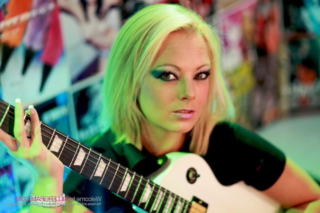 16P Krystal Pink - A Hot Fucking Rock Chick