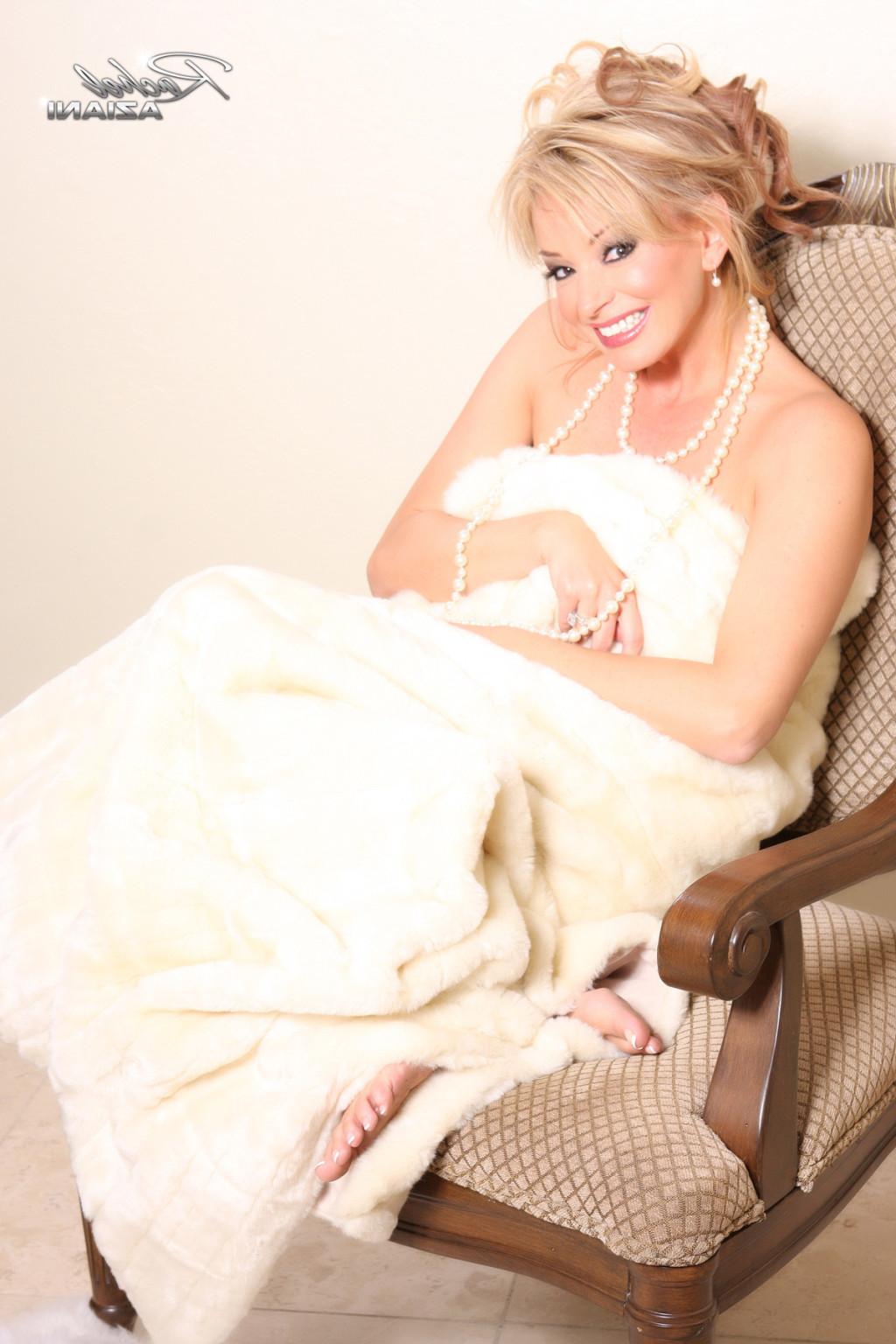 15P Rachel Aziani is stunning wearing nothing but pearls and a blanket!