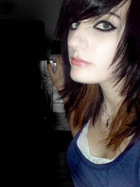 12P Slutty emo teen exposed online