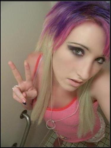 12P Slutty emo teen exposed online