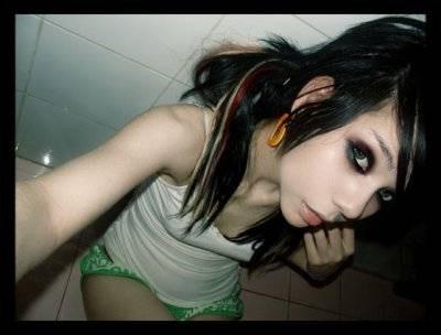 12P Slutty emo teen exposed online