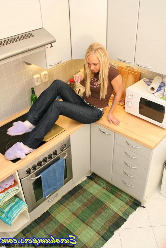 16P hot euro babe stroking cocks head with her tongue