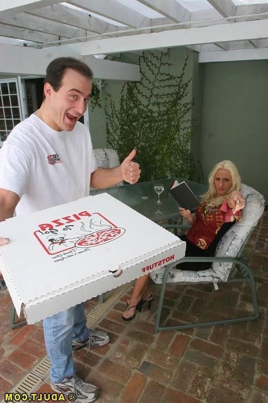 16P blonde chick eating cock through a pizza