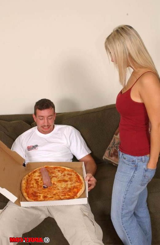 16P Broke blonde eats the pizza mans sausage